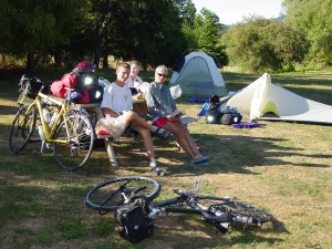 CAMPING KIWI STYLE