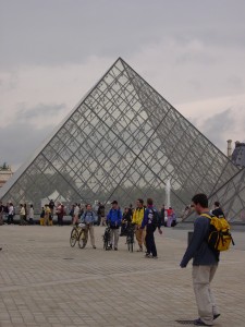 LA PYRAMIDE AT THE LOUVRE
